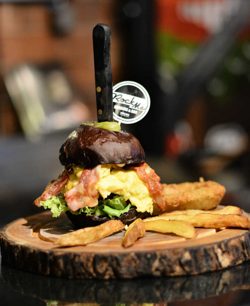 rock-me-burger-chiang-mai